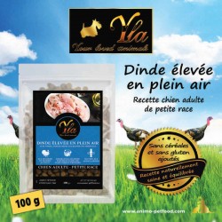 Croquettes sans céréales pour chien petite race, à la dinde élevée en plein air, riches en protéines.